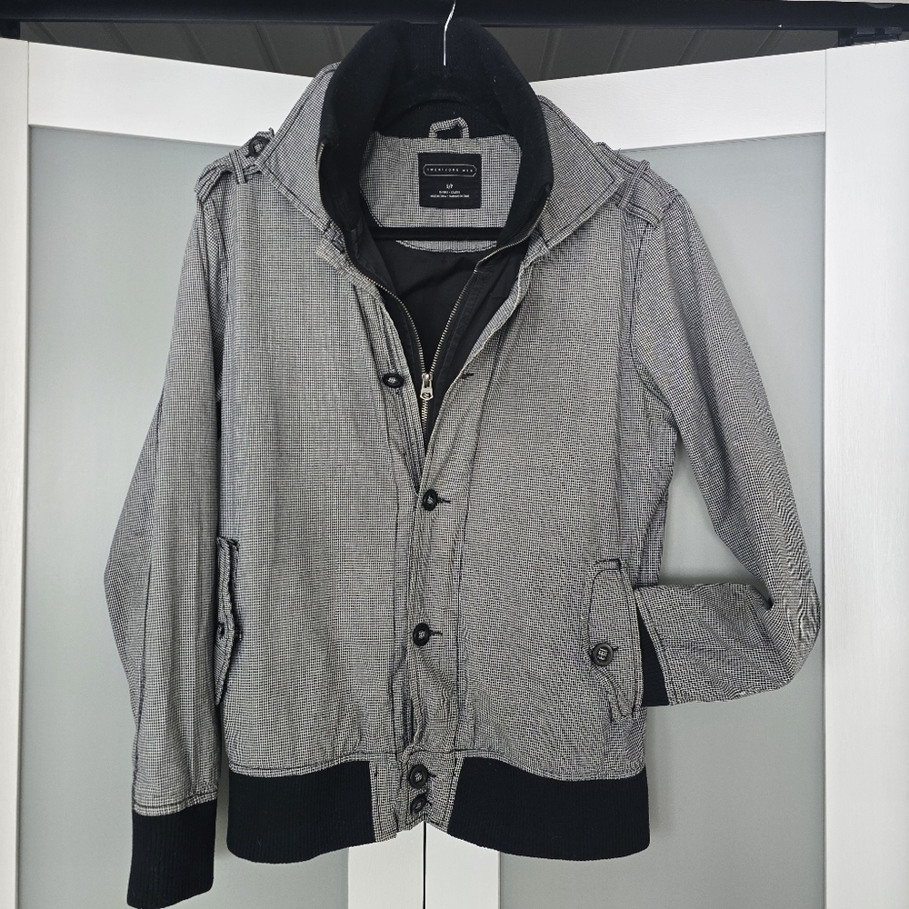 Men's Black and White Lightweight Jacket